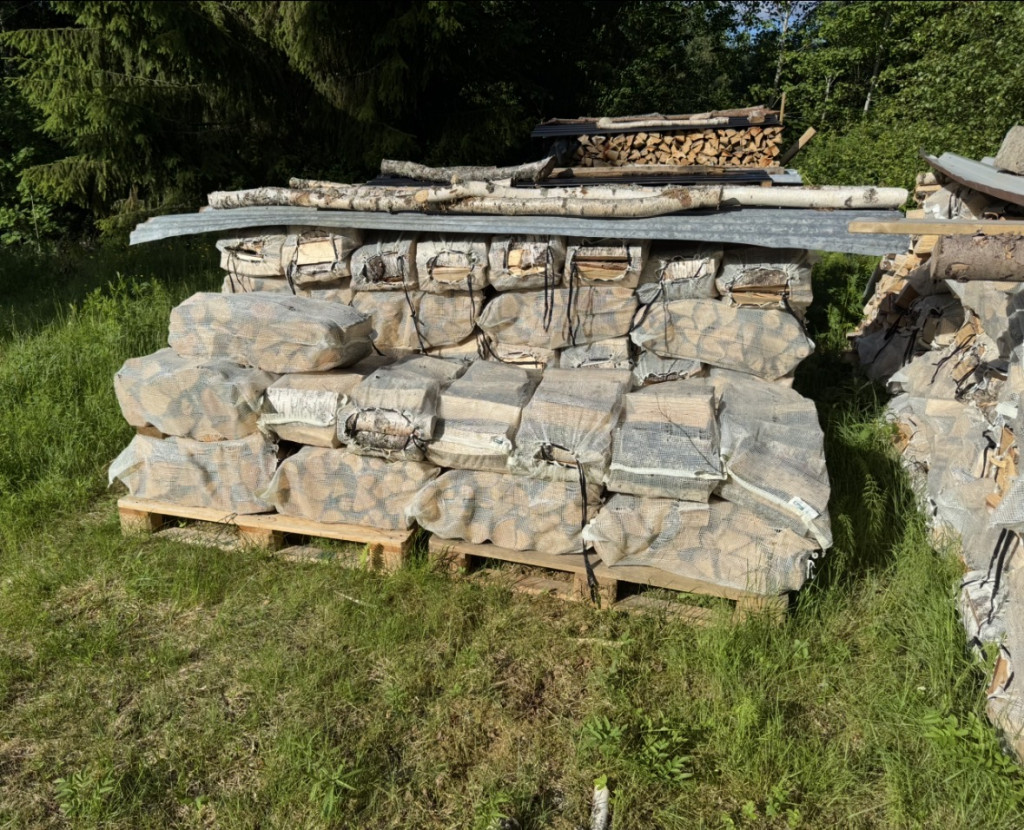 Tørr ved i 60L sekker